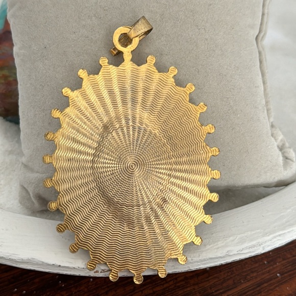 Vintage flower Necklace Pendant - Picture 4 of 5